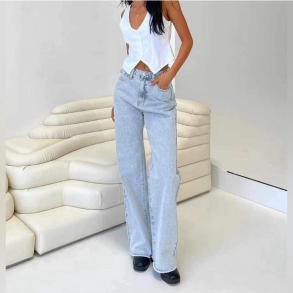 NWT, Princess Polly, CAREY DENIM JEANS LIGHT WASH | Size: 2. - Picture 1 of 8